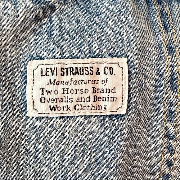 #87 LEVI’S ~ Classic Light Wash Distressed Denim Overalls - Picture 6 of 10